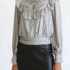 Outlet 👍 Fate 👩 women Shimmering Ruffle Blouse in Silver 😍