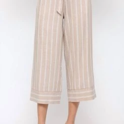 Brand new 🥰 Fate 👩 women Linen And Luncheons Pants in Ecru 🎁